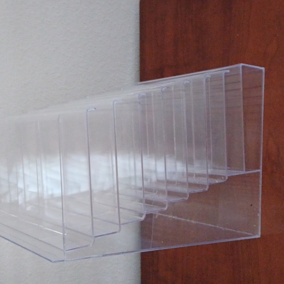 FINAL PRICE - Large Plexiglass Tiered Organizer - Picture 11 of 12